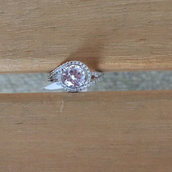 NWT Silvertone CZ Cubic Zirconia Halo Ring Size 5 - Picture 5 of 8